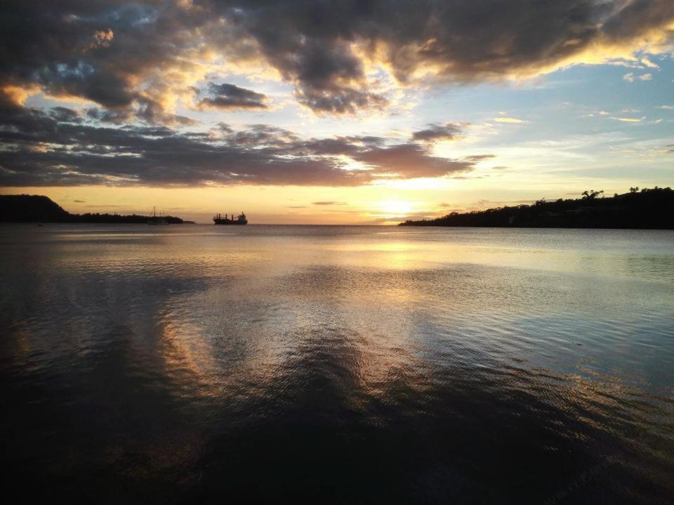 Crystal Beach Hotel Port Vila Kültér fotó